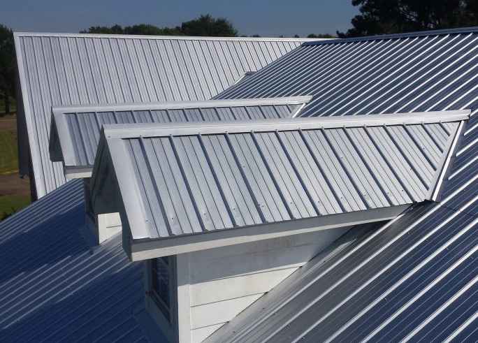 Поставка сэндвич-панелей на строительную площадку